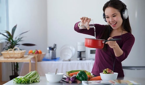 Vợ “chạy” đi đâu được mà phải giữ?