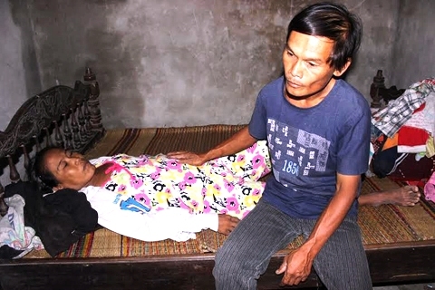 Lời khẩn cầu của người đàn bà nghèo không tiền chữa bệnh