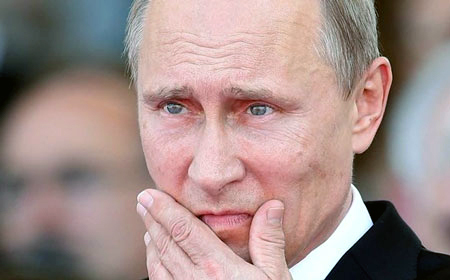 Dầu xuống giá, Rúp mất điểm: Putin lặng người