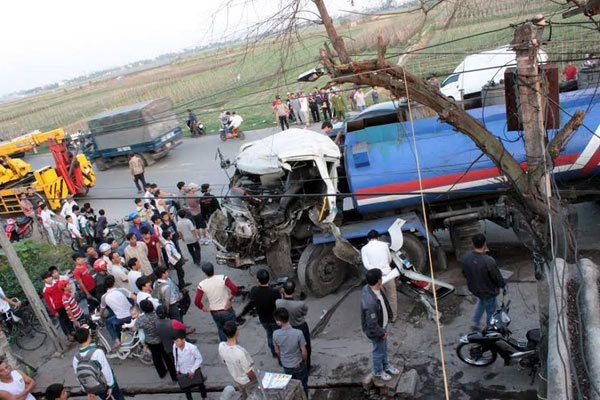 Tai nạn liên hoàn giữa nhiều xe ô tô