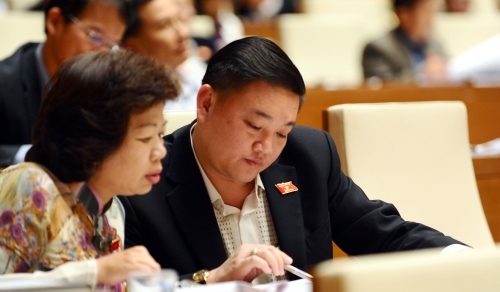 Cần cấm dùng công quỹ mua chuộc cử tri