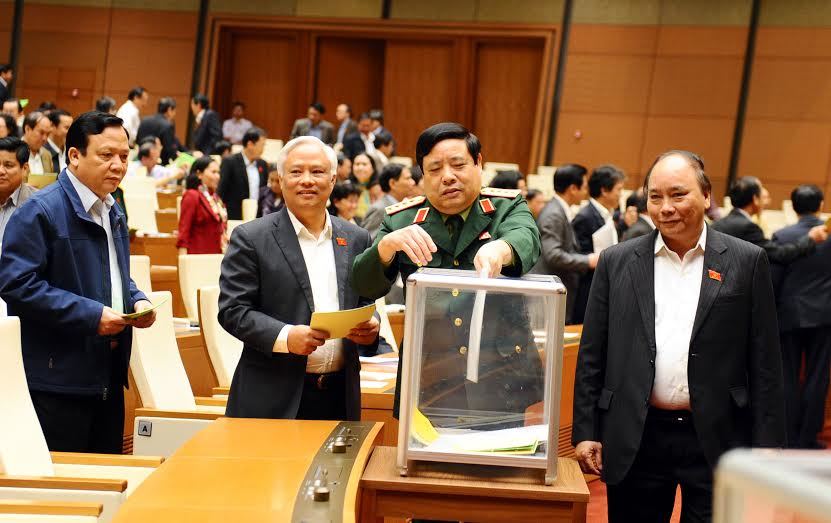 Chờ gì từ phiếu tín nhiệm