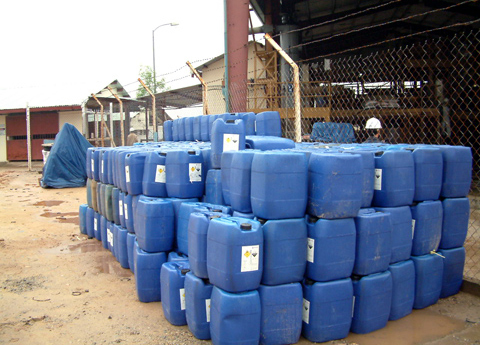 ‘Bom chất độc’: 60 tấn cyanua đe dọa dân Quảng Nam