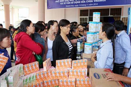 Vinamilk hỗ trợ phổ biến luật bảo vệ quyền lợi NTD