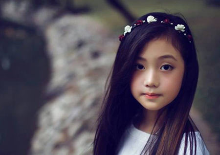 Ngất ngây trước vẻ đẹp thiên thần của bé gái 6 tuổi người Việt
