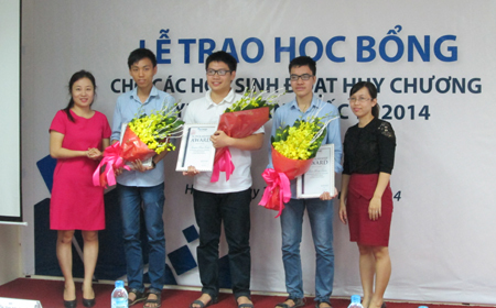 Huy chương Olympic Toán quốc tế 2014 'rủ nhau' đi Mỹ