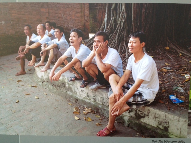 Vung 300 triệu nhờ “vợ hờ” đẻ con trai