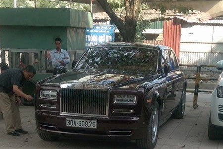 Rolls Royce 'Mặt trời phương Đông' vào gara đại gia 'điếu cày' Mường Thanh
