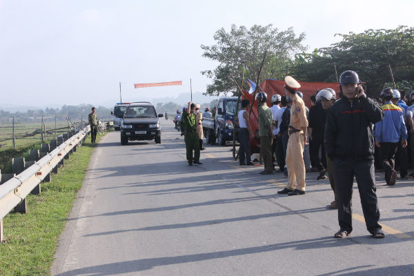 Tạm giữ tài xế xe tải đâm 3 bố con thương vong