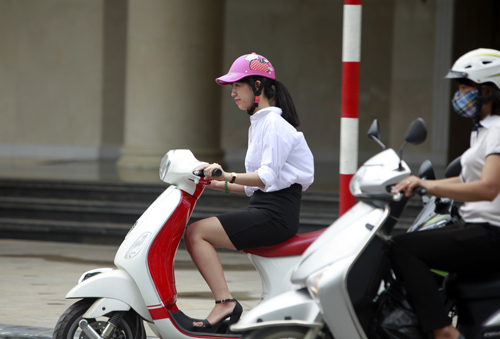 Mũ bảo hiểm rởm: Kẽ hở khó phạt