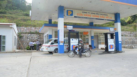 Phát hiện nhân viên cây xăng chết trên vũng máu