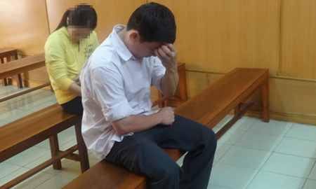 'Yêu râu xanh' sàm sỡ cùng lúc 2 bé gái