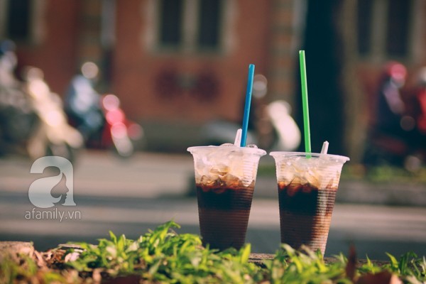Nhịp sống Sài Gòn cùng cafe sữa đá
