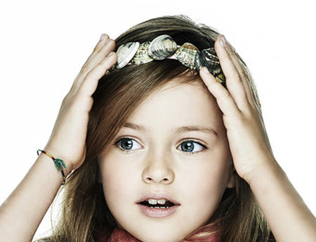 Cuộc sống của cô bé có gương mặt đẹp nhất thế giới