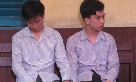 Trốn nhà đi uống rượu, thiếu nữ bị bạn nhậu làm nhục