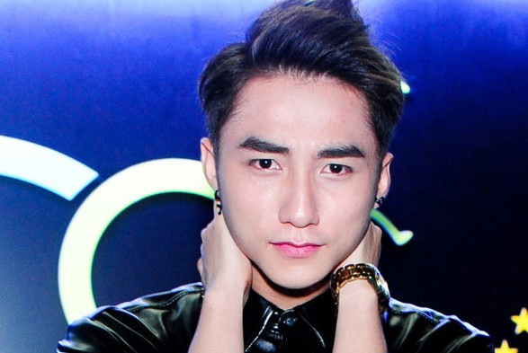 Sơn Tùng M-TP bị cấm diễn show truyền hình trực tiếp