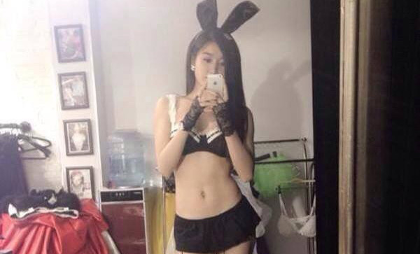 Á hậu Huyền My lên tiếng việc ăn mặc hở hang ở quán bar