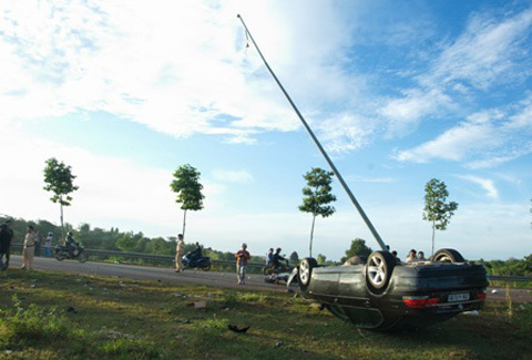 Thượng úy CSGT lái xe BMW đâm chết 2 người bị bắt giam