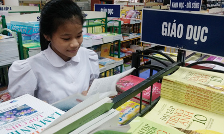 Bộ Giáo dục ráo riết tìm người viết SGK mới