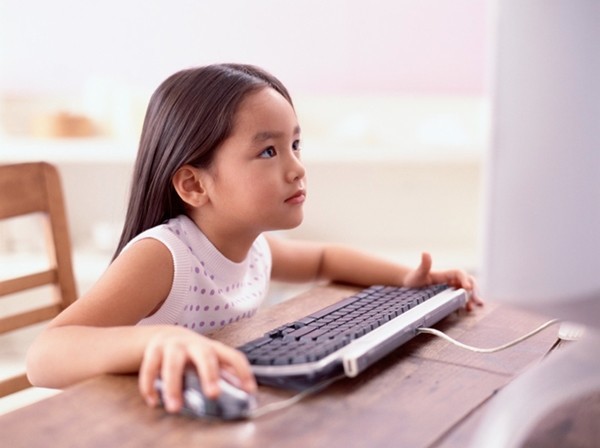 Bố mẹ Việt thích dạy con bề nổi nên hời hợt chiều sâu