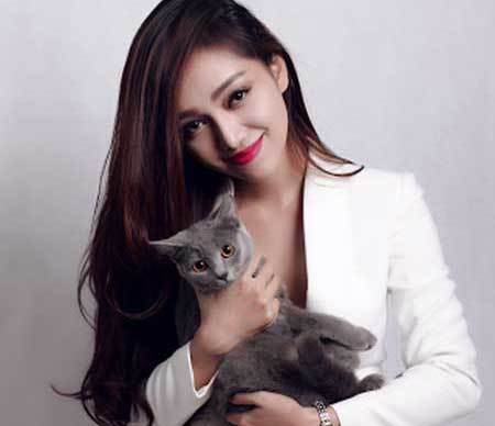 Những cô chủ 9x đắt khách nhờ xinh đẹp, sành mốt