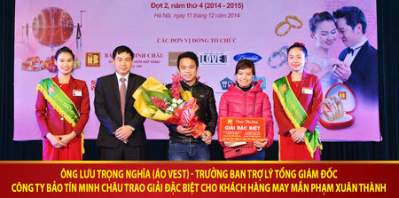 10 chủ nhân may mắn mua nhẫn cưới vàng trúng quà sang