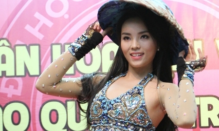 Hoa hậu Kỳ Duyên: Em sẽ học tiếng Anh rất nhanh