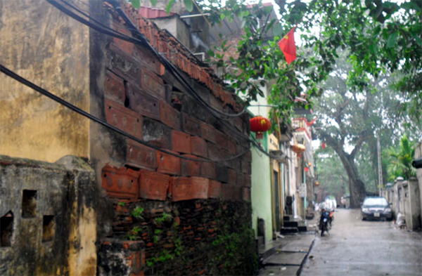 Nhà xây bằng tiểu sành đựng xương người chết ở Bắc Giang