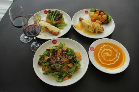 Bữa tối Giáng sinh tuyệt ngon ở Givral Café