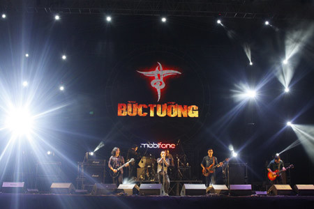 Vạn khán giả Đà Nẵng ‘say men’ Rockstorm7
