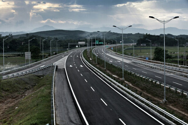 Đề xuất xây dựng cao tốc Nghi Sơn - Bãi Vọt dài 98,2 km