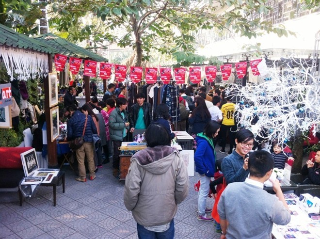 Những món đồ lạ, dị ở phiên chợ kỳ quặc bậc nhất Hà Nội