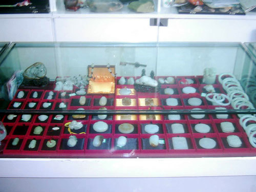 Cựu phó chủ tịch tỉnh TQ ngã ngựa vì ngọc quý