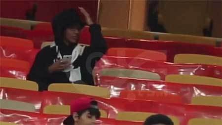 Ảrập Xêút bắt một phụ nữ xem đá bóng