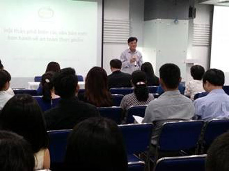 Hơn 200 DN thực phẩm ‘học’ ghi nhãn hàng hóa