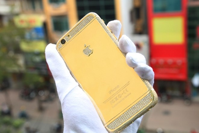Choáng: Đại gia vịt Vân Đình chơi iPhone 6 đúc vàng nửa tỷ