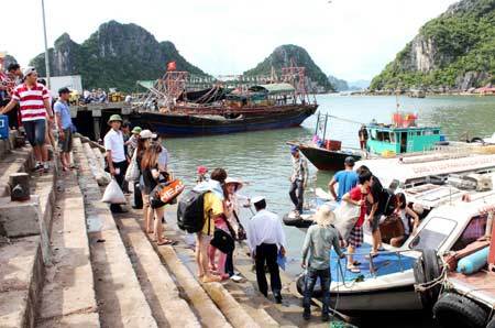 Quảng Ninh: 10 tháng đón gần 6,5 triệu lượt khách du lịch