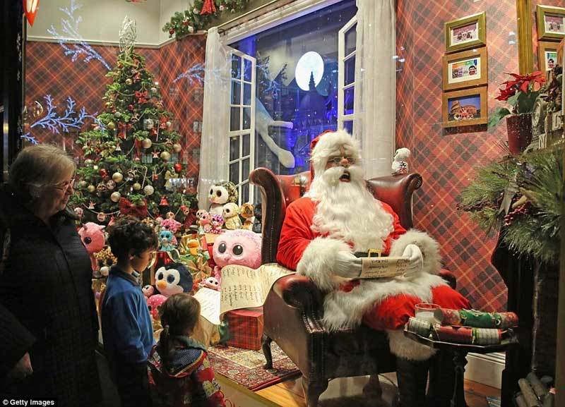 Ngắm nhìn những ô cửa Giáng sinh đẹp nhất thế giới