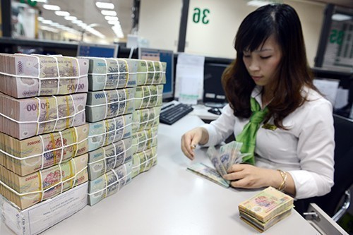 Thưởng Tết 300 ngàn, nhân viên ngân hàng khóc thầm