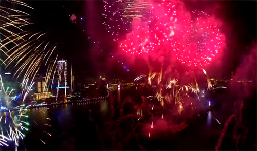 Màn pháo hoa tuyệt đẹp đón năm mới 2015