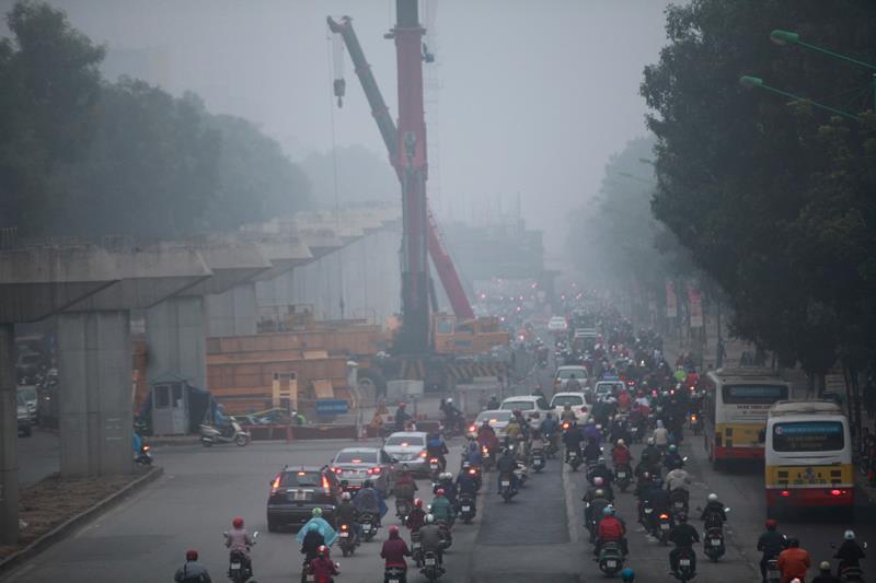 Hà Nội mịt mờ sương ngày đầu tuần