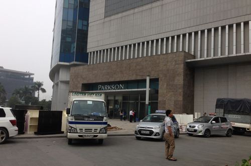 Chủ hàng lo phá sản vì Parkson Landmark đóng đột ngột