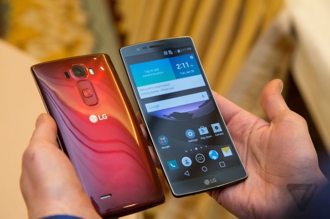 LG chính thức trình làng smartphone màn hình cong G Flex 2