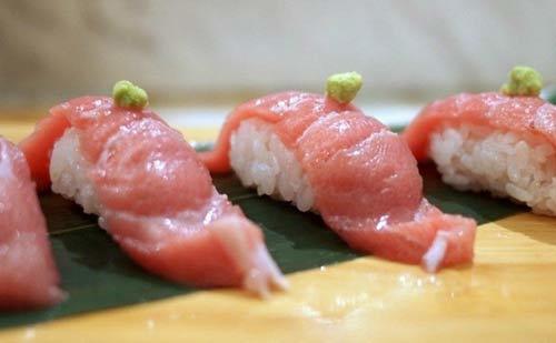 Vì sao sushi cá ngừ Nhật là món ăn đắt nhất thế giới?
