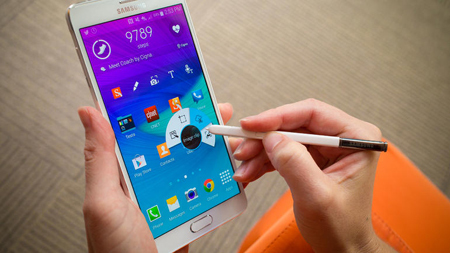 Lợi nhuận Samsung tụt 37% so với cùng kỳ