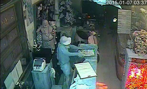 Camera ghi lại vụ trộm tiệm vàng ở Cần Thơ