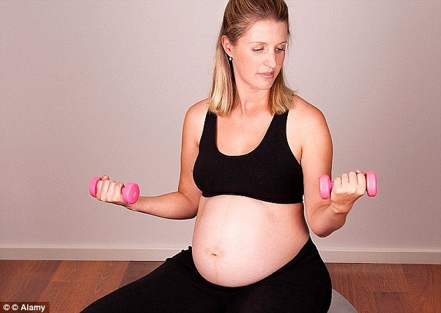 Tập luyện khi mang bầu giúp con tránh huyết áp cao