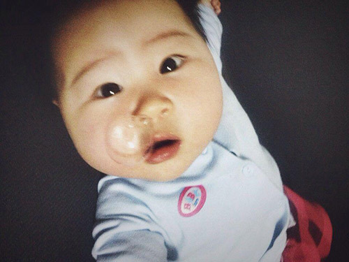 Những em bé “mặt xấu” gây sốt cộng đồng mạng