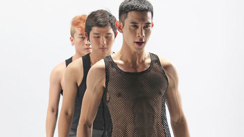 Hồ Vĩnh Khoa khoe body triệt để