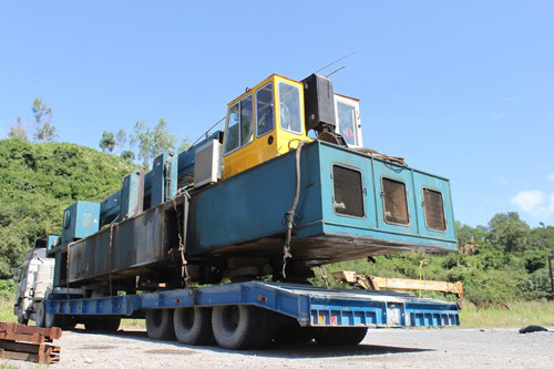 Bắt xe “khủng” chở quá tải trọng chạy xuyên Việt